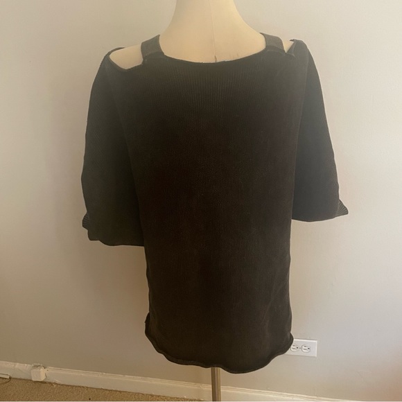 Black cold shoulder sweater - Picture 7 of 7